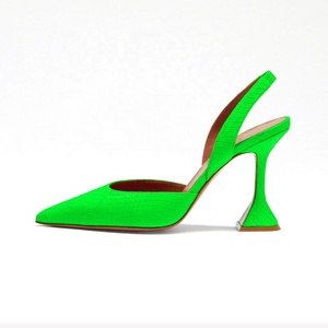 Scarpe da Sposa <span class=keywords><strong>con</strong></span> Punta Affusolata, <span class=keywords><strong>Tacchi</strong></span> Eleganti per Donne, Décolleté Argento Metallizzato Glitterato <span class=keywords><strong>con</strong></span> Tacco Sagomato - Product Image 4