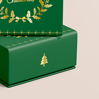 Boîte carrée magnétique à couvercle rabattable au design créatif exquis pour la veille de Noël, emballage vert en carton, doublure en mousse EVA, logo personnalisé