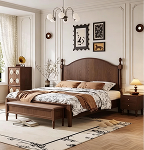 Cadre de lit traditionnel en bois taille Queen avec tête de lit cintrée et banc de rangement, finition acajou - Product Image 1