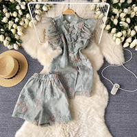 Ensemble deux pièces Cheongsam amélioré de style chinois pour femme, avec haut brodé à manches volantées et short, idéal pour le printemps et l'été