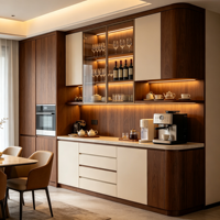 Ensemble d'armoires de cuisine modernes et élégantes en contreplaqué de luxe, sur mesure, étanches, avec porte-bouteilles intégré