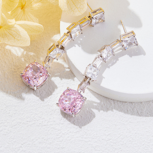 Boucles d'oreilles longues et élégantes pour femmes, accessoires de mariage, bijoux en laiton scintillants et tendance, or, zircon taillé rayonnant - Product Image 4