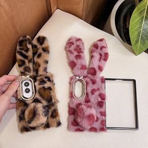 <span class=keywords><strong>Coque</strong></span> de téléphone en fourrure douce et chaude pour Samsung Z Fold 3 4 5 6 7 8, motif léopard, oreilles de lapin, caméra diamant - Product Image 1