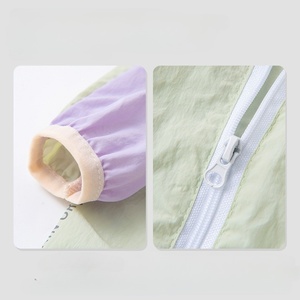 Chaqueta Ligera de Poliéster para Perro, Abrigo de Verano para Perros Pequeños, Colores Rosa y Morado, con Capucha y Estampado de Letras - Product Image 5