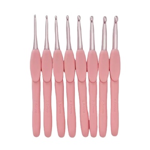 <span class=keywords><strong>Crochet</strong></span> en métal massif tressé à la main avec poignée souple en TPR, <span class=keywords><strong>crochet</strong></span> coloré pour pulls, outils de tricot manuel pour débutants, vente en gros - Product Image 1