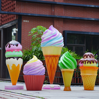 Grande sculpture extérieure en fibre de verre de cône de crème glacée pastel pour le centre commercial de dessert et l'affichage de statue de décor de zone scénique