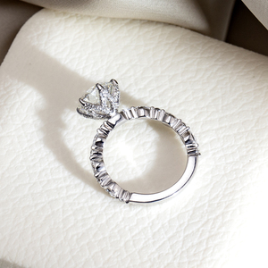 Anillo de Compromiso Messi Jewelry MSR-1662 de Oro de 18K con Corte Redondo y Halo Oculto de Diamante Cultivado en Laboratorio - Product Image 5