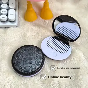 Creative INS Cute Oreo <span class=keywords><strong>Chocolate</strong></span> Cookie Mirror Portable Mini Herramienta de maquillaje plegable para el estilo al aire libre - Product Image 3