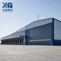 Hangar logistique préfabriqué en structure métallique, bâtiment métallique à grande portée, quai de chargement