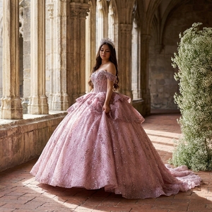 ชุดเดรสชีฟองสีชมพูสำหรับงาน Quinceanera รุ่น Rsm261059 สำหรับผู้หญิง ทรงหวาน คอวีผูกเชือกด้านหลัง ประดับเลื่อม คริสตัล โบว์ สไตล์เจ้าหญิง ทรงธรรมชาติ - Product Image 1
