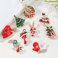 Nouvelle broche de Noël en alliage pour enfants, style vintage haut de gamme, motif couronne de peinture à l'huile, épingle de revers, cadeau de Noël en gros, en stock
