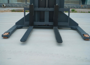 Vente directe usine : Chariot élévateur tout-terrain autoporteur avec pneus renforcés, neuf, capacité de charge 5t - Product Image 5