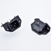 Conector de Panel de Alta Calidad IEC C14, 10A 250V CA, 3 Salidas, Tipo Tornillo, para Montaje en Chasis con Orificio de Fijación
