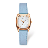 Montre-bracelet élégante pour femme, boîtier ovale doré rétro 2026, cadran en nacre blanche, cadeau tendance, logo personnalisé disponible, approvisionnement en gros