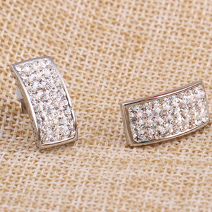 Pendientes Geométricos Rectangulares con Diamantes de 9 mm, Acero Inoxidable, Color Blanco, para Uso Diario - Product Image 4