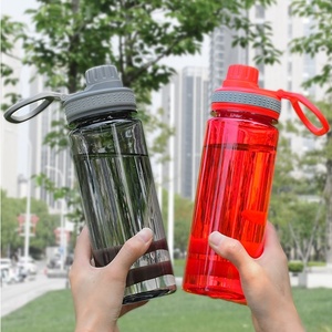 Nhanh Chóng Giao Hàng 750Ml Thấp Moq Giá Rẻ Thể Thao Ngoài Trời Du Lịch Thân Thiện Với Môi Unisex BPA Miễn Phí Nhựa Uống Chai Nắp Kho - Product Image 1