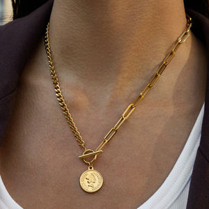 Collar J&D de Acero Inoxidable Chapado en Oro de 18K, Moderno y Clásico, con Colgante de Moneda con Retrato y Cierre OT - Product Image 1