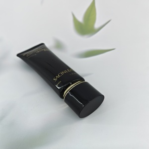 Nouvel arrivage 2026 – Tube cosmétique ovale en plastique noir 50 ml, forme ovale, avec logo personnalisé estampé à chaud doré et capuchon - Product Image 2