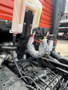 Camión Tractor Diésel Usado SHACMAN F3000 6x4, Weichai 380HP, Volante a la Derecha, Asiento con Suspensión Neumática, Cámara Trasera, Caja de Cambios Rápida, para Carga - Product Image 2