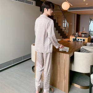 <span class=keywords><strong>2022</strong></span> diseños <span class=keywords><strong>de</strong></span> camisón pijamas <span class=keywords><strong>de</strong></span> manga larga para hombre solapa <span class=keywords><strong>de</strong></span> seda <span class=keywords><strong>de</strong></span> lujo ropa <span class=keywords><strong>de</strong></span> dormir masculina Color sólido Jacquard Casual traje <span class=keywords><strong>de</strong></span> noche al por mayor - Product Image 6