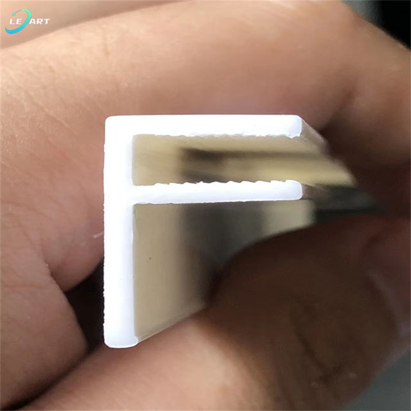 Profilé PVC F pour caisson lumineux