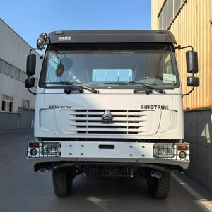 2025 Howo 4*4 camión de carga de Sinotruck para el envío de mercancías utilizadas en sitios de construcción en venta - Product Image 6