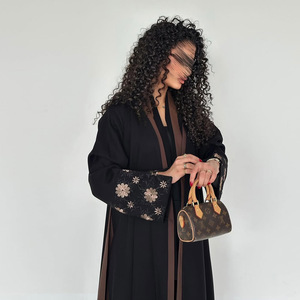 Toàn Bộ Bán Dễ Dàng Thoải Mái Màu Đen Nâu Hai Tone Mở Abaya Hoa Nho Thêu Mềm Mại Hàng Ngày Maxi Bìa Đơn Giản Khá Mặc - Product Image 2