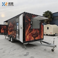 Remorque alimentaire commerciale avec aménagement d'équipement personnalisé et véranda extérieure pour service de restauration BBQ