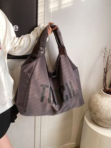 Sac à main personnalisé pour maman, sac de voyage, grande capacité, sac de yoga décontracté, sac à bandoulière en nylon pour femmes - Product Image 4