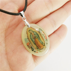 Lumineux Vierge Marie <span class=keywords><strong>Pendentif</strong></span> Hommes Femmes Icône Glow Effet Perles Diamants <span class=keywords><strong>Ambre</strong></span> Fête De Mariage Diamant <span class=keywords><strong>Ambre</strong></span> Perle Brin - Product Image 6