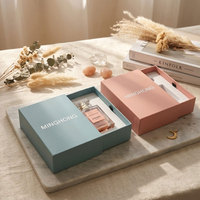 Boîte cadeau de parfum de luxe personnalisée avec doublure en soie, logo en feuille d'or, boîte rigide en carton pour Cologne haut de gamme