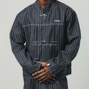 Veste en jean personnalisée 14oz en denim épais, style décontracté urbain, haute qualité, avec bordure brute rayée et fermeture de pompier - Product Image 1