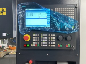 Centro de Mecanizado Vertical CNC VMC1370 con Controlador CNC Siemens Automático para Trabajos de Precisión en Metal - Product Image 2