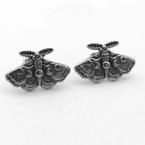 Pendientes yunnique con forma de insecto, diseño de mariposa retro de acero de titanio para mujer - Product Image 2