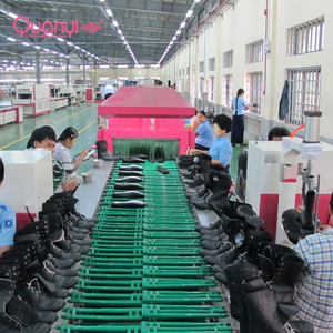Ligne de production efficace pour la fabrication de chaussures Convoyeur à bande Sneaker Assembly Machine - Product Image 3