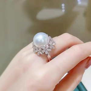 Elegante anello da donna con fiore di perle finte, pietra micro intarsiata brillante, nuovo gioiello alla moda per le mani - Product Image 3