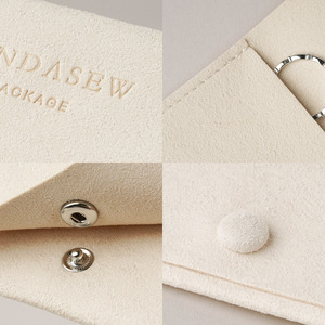 PandaSew Pochette à bijoux en microfibre personnalisée avec logo, pour boucles d'oreilles, bagues, colliers, avec bouton pression, en daim doux - Product Image 3
