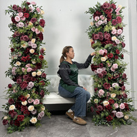 Guirlande de fleurs d'allée de mariage en forme d'arche de roses bleues et blanches lisses, pour table de mariage