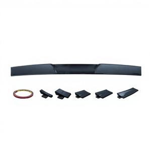 Aileron de voiture universel adhésif Simoni Racing pour coffre ou toit, accent personnalisable pour l'extérieur du véhicule, modèle SPC/U - Product Image 1