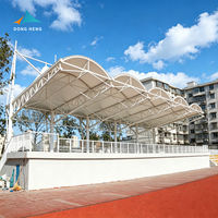 Structure de tribune sportive moderne en membrane ignifuge pour stade scolaire