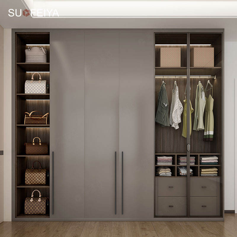 สีเทาเข้ม