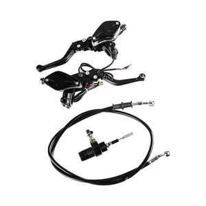 Pièces de personnalisation pour moto : Réservoir d'huile CNC à grande surface, Maître-cylindre de frein hydraulique, Pompe de frein à double disque et Frein - Product Image 2