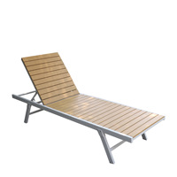 Chaise longue pliante d'extérieur moderne et minimaliste, résistante aux UV, avec structure en métal, idéale pour les plages, les villas, les maisons d'hôtes et les hôtels