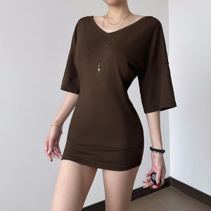 Vestido Mini Marrón de Verano para Mujer 2026 con Cuello en V, Manga Corta, Sin Espalda, Detalle de Cadena, Ajustado, para Fiesta y Club, Sexy - Product Image 3