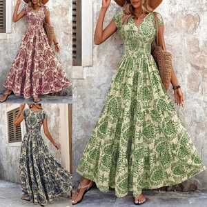 Robe longue décontractée multi-couches style bohème élégante et tendance pour l'été, avec bords à volants, idéale pour les vacances à la plage - Product Image 3