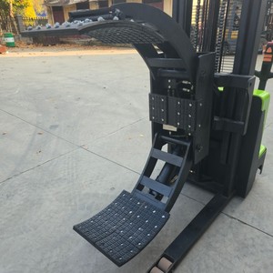 Paper Machine 800kg 1000kg 3m 4M Paper Roll Clamp Stacker <strong>With</strong> <strong>360</strong>-<strong>degree</strong> <strong>Rotation</strong> Electric Roll Clamp <strong>Forklift</strong> - Product Image 3