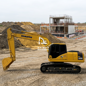 Excavatrice Komatsu PC200-7 d'occasion, 20 tonnes, taille moyenne, certification CE EPA, pour travaux de construction, puissance 107 kW, PC210, PC220, PC225 - Product Image 1