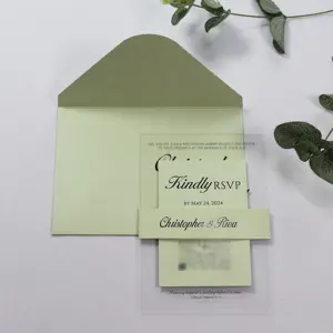 Tarjeta de invitación de boda de acrílico transparente con lámina negra personalizada con banda para el vientre RSVP y sobre verde menta