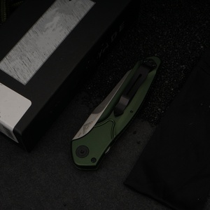 Cuchillo Plegable de Acero Inoxidable BM9400 con Hoja de Punta Caída, Perilla de Pulgar y Mango Verde para Uso Exterior, Grado Industrial, OEM ODM - Product Image 6