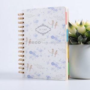 Planificateur de <span class=keywords><strong>budget</strong></span> d'étudiant d'école de taille A5 de luxe couverture rigide personnalisée d'impression polychrome avec reliure et boîte de spirale de bobine d'or - Product Image 6